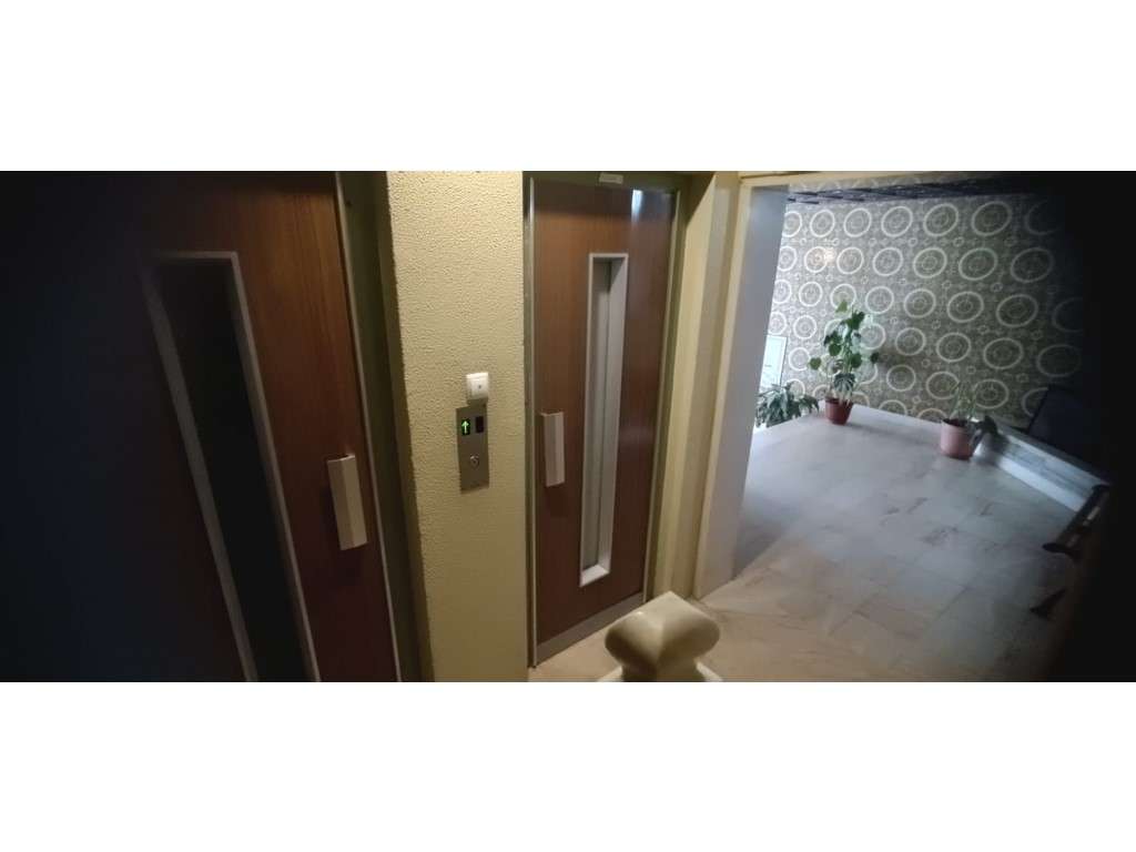 Apartamento T2 Totalmente Remodelado - Oeiras - Figueirinha-24