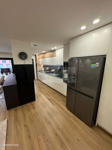 T3 Remodelado | Lugar de Garagem + Arrumo | Próximo ao Marquês-4