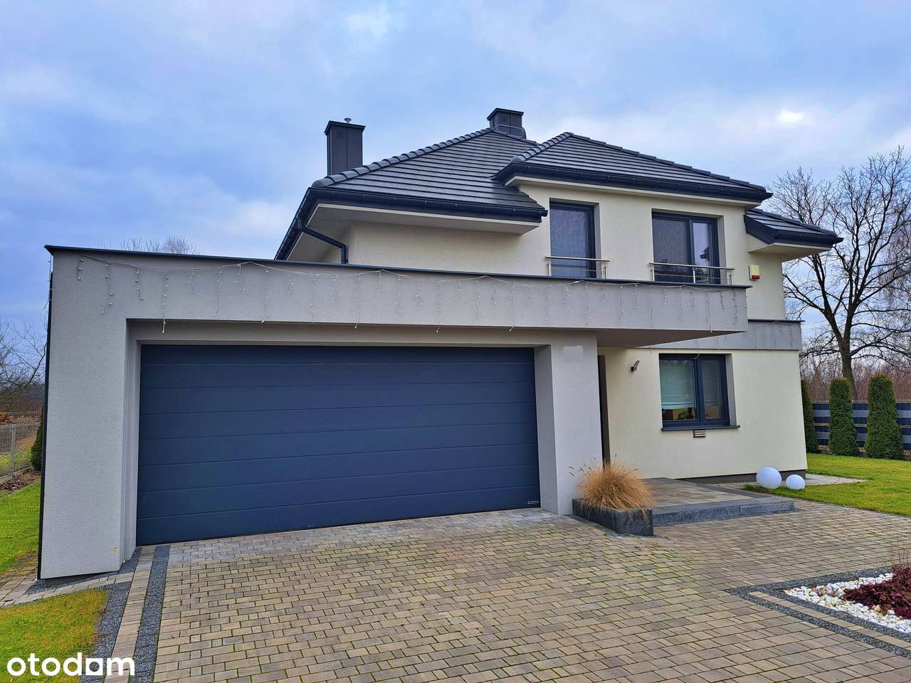 Luksusowy dom na sprzedaż w spokojnej okolicy.-17