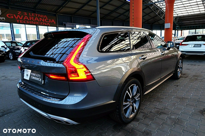 Volvo V90 Cross Country - 6