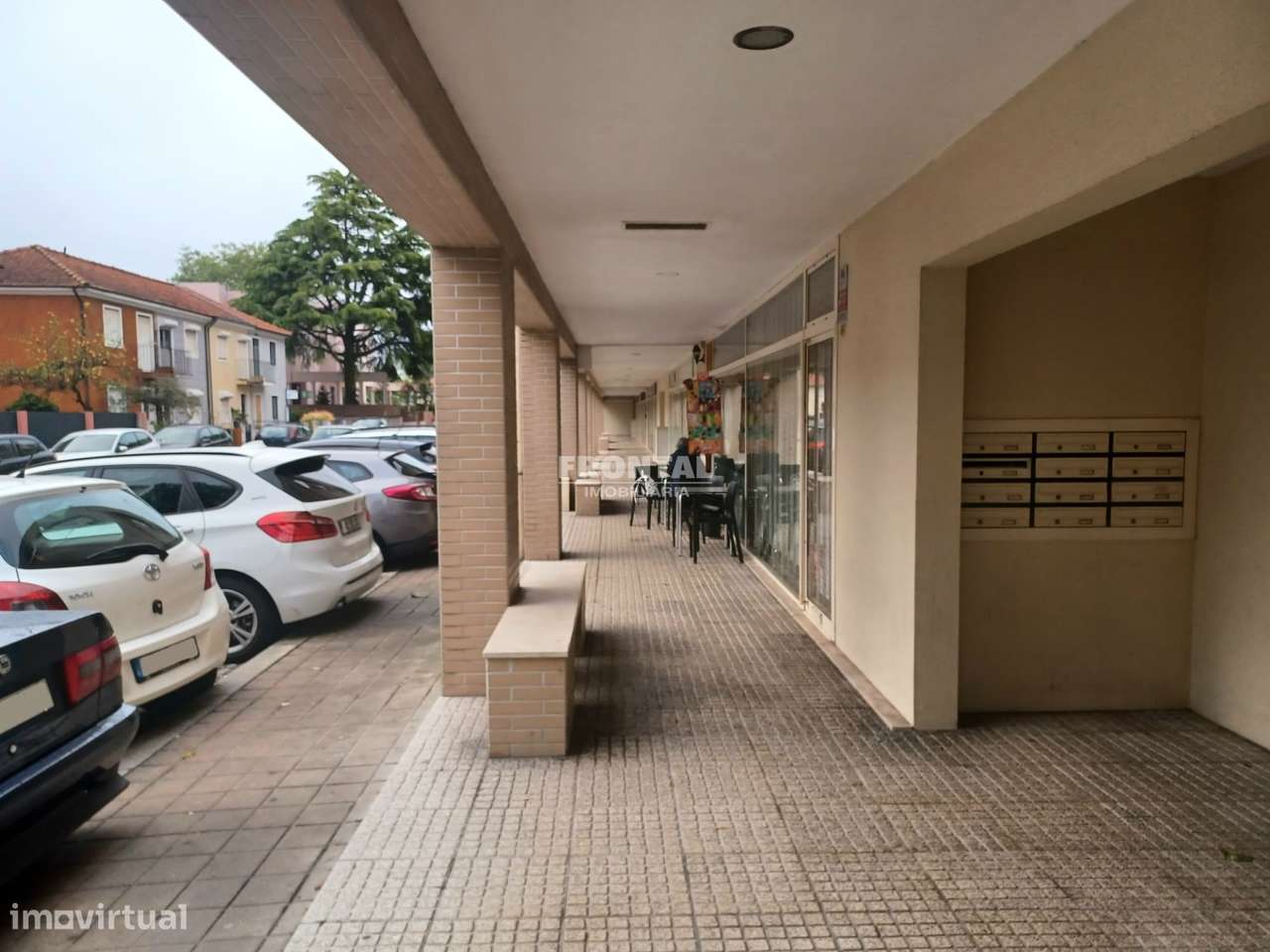 Lojas à Circunvalação - Grande imagem: 2/4