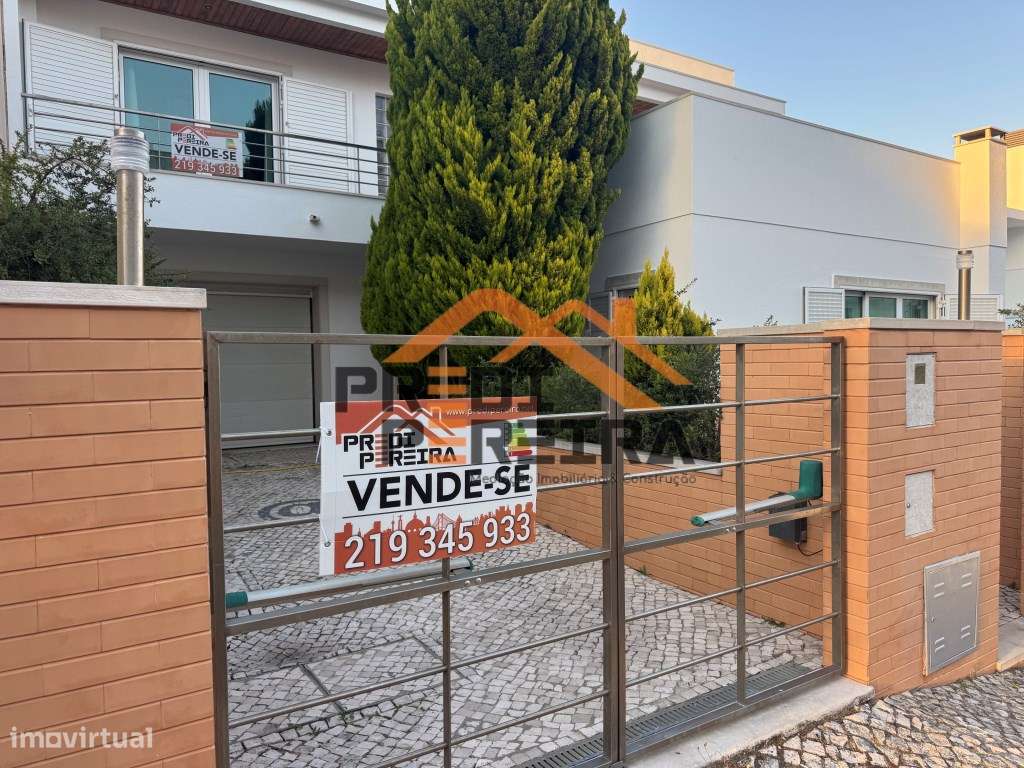 Moradia geminada T5, com piscina e churrasqueira , em Caneças. - Grande imagem: 5/50