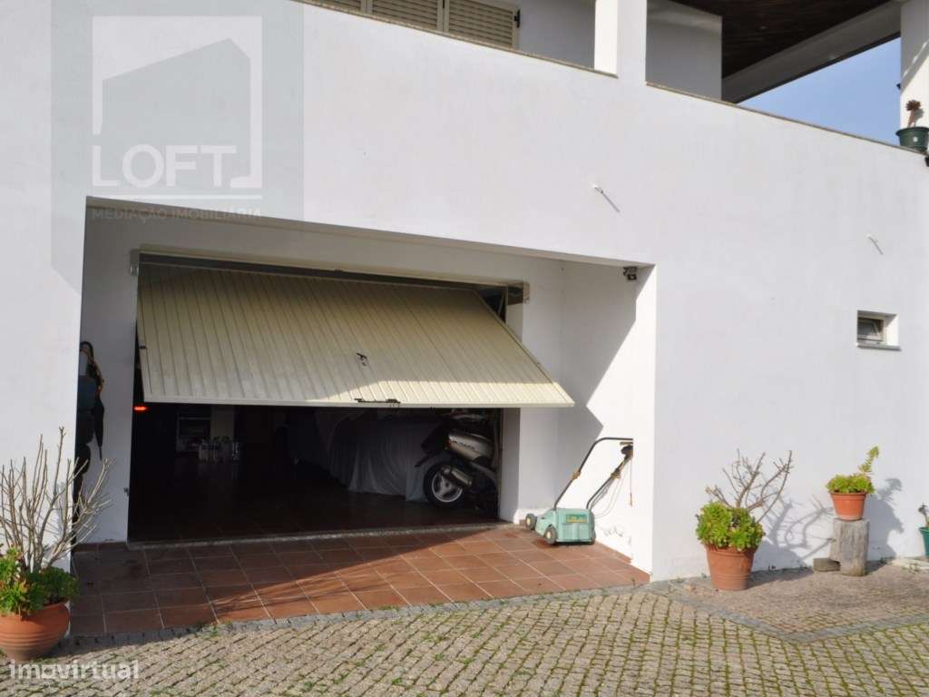 Moradia V4 em Candoso S.Santiago e Mascotelos-39