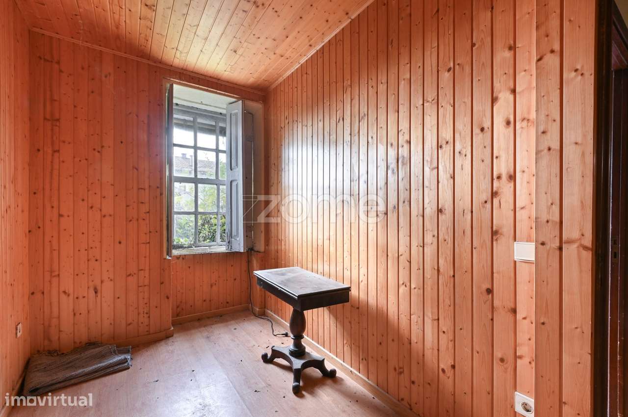 Moradia T2 com Jardim e Anexo para Remodelação Total | Bonfim, Porto - Grande imagem: 4/22