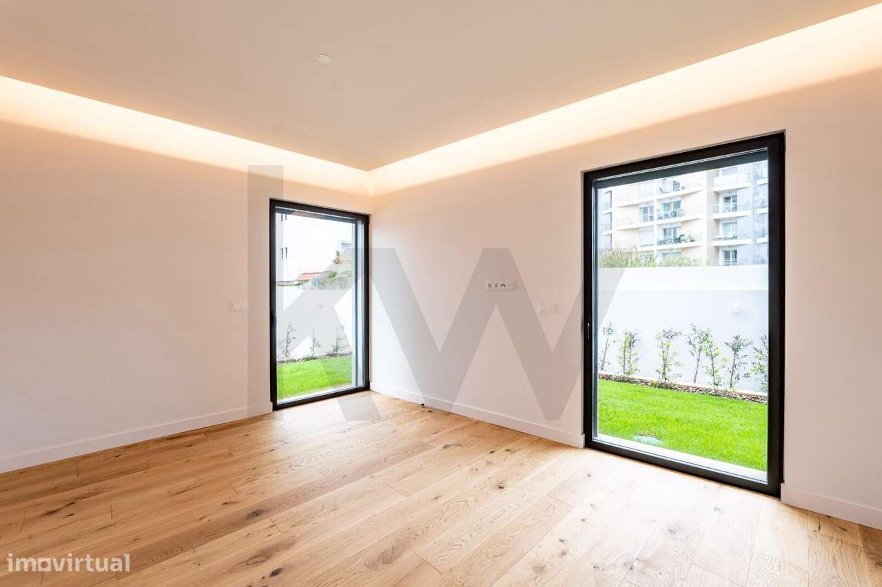 Apartamento T4 com Jardim e Piscina na Parede – Cascais-32