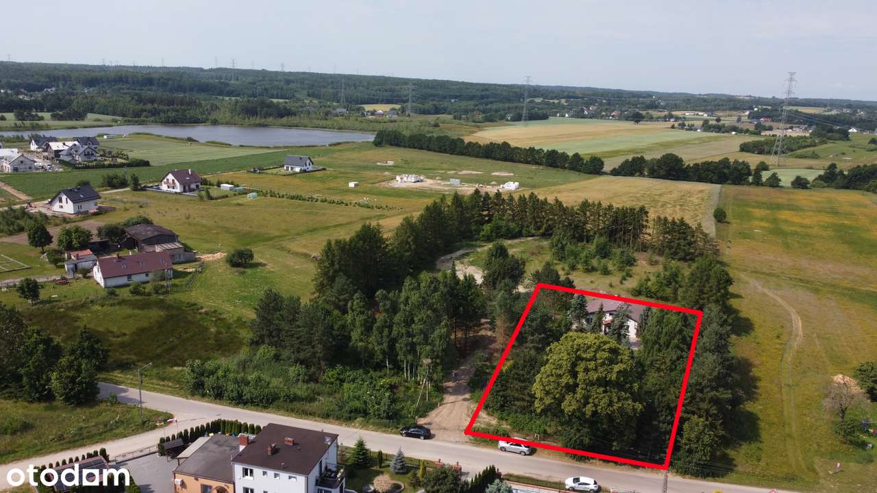 Na sprzedaż dom wolnostojący wraz z budynkiem gospodarczym.-2