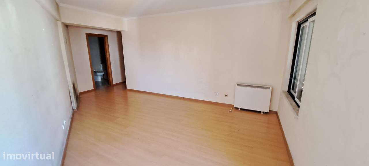 Apartamento T4  152m2 , Lugar estacionamento junto á praia  Alcochete.-8