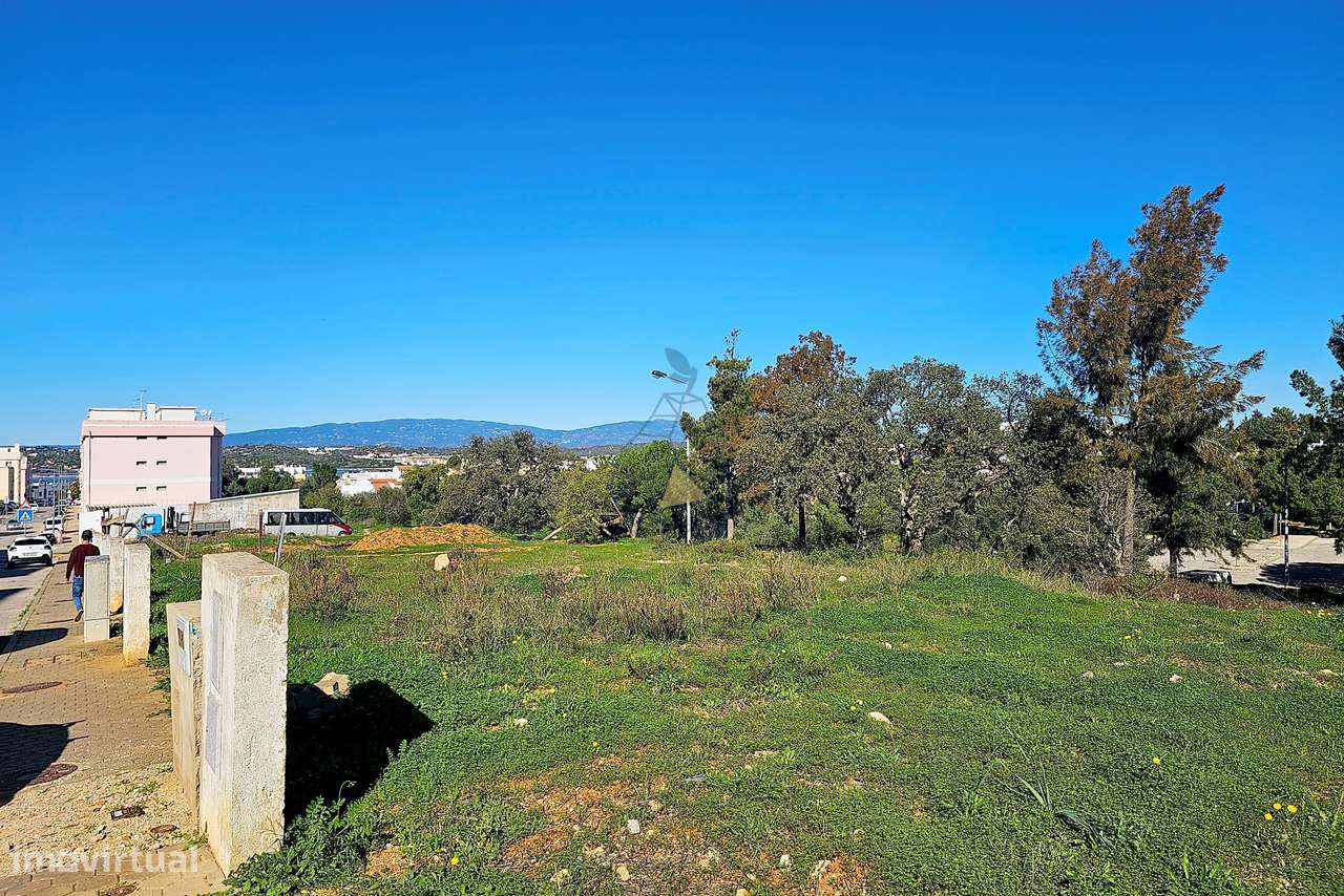 Lote de Terreno, para venda, construção de Moradia T3 em Banda, zona d - Grande imagem: 2/13