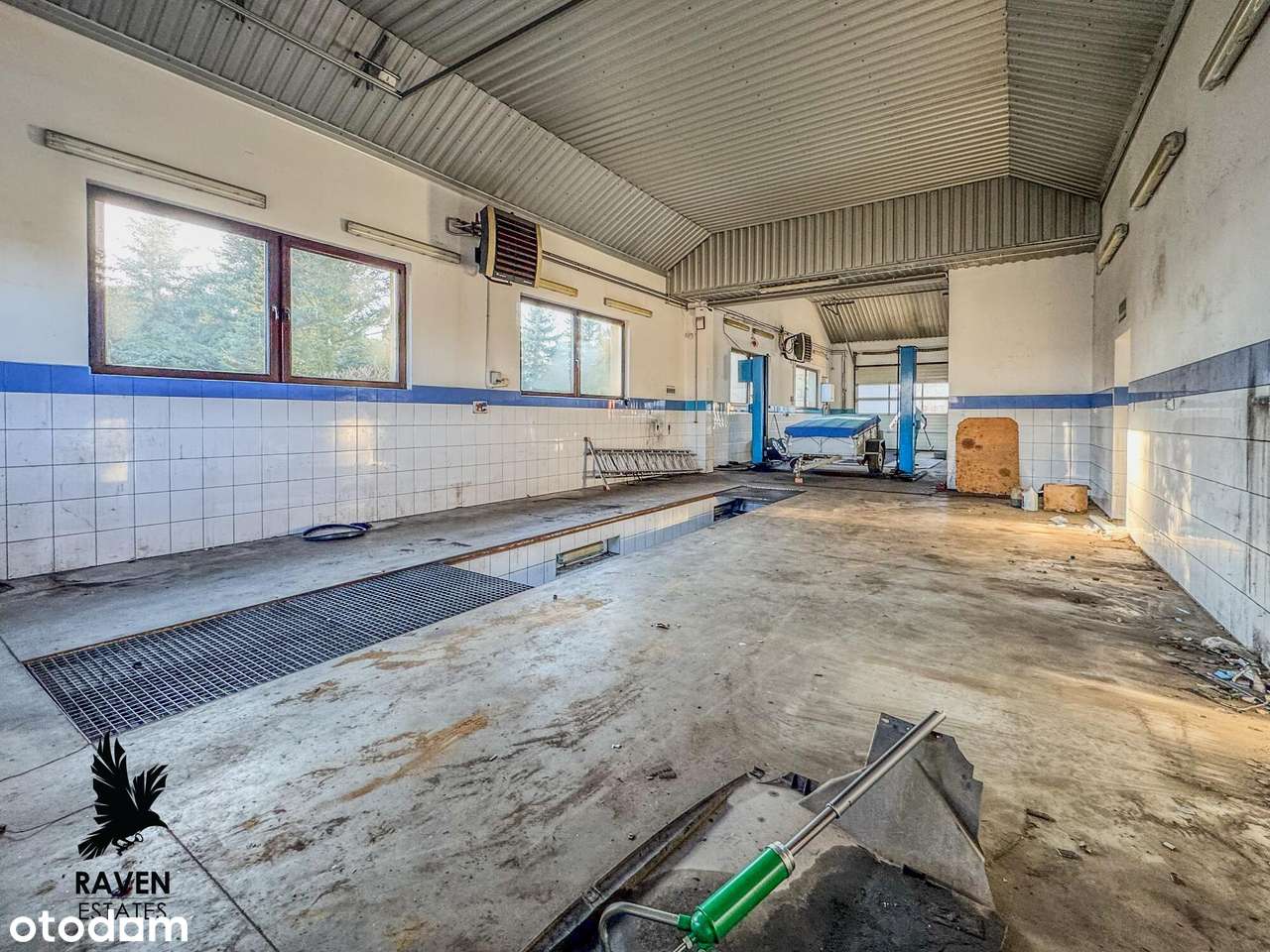 Przestronny dom z zabudową usługową-14