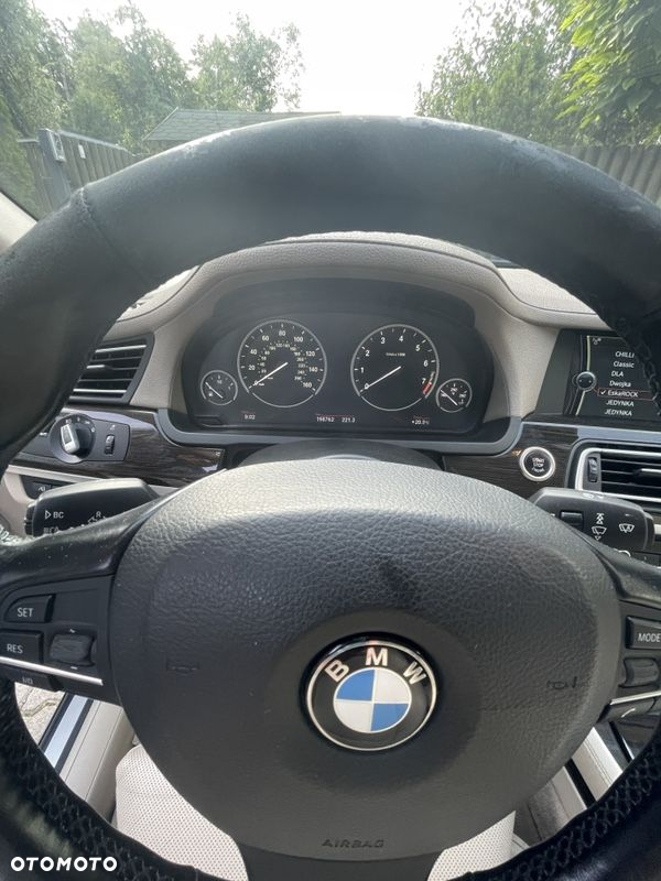 BMW Seria 7 750i xDrive - 6