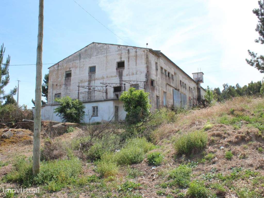 Armazém de 830m2 em lote de 2.950m2 em Rio Maior. - Grande imagem: 2/20