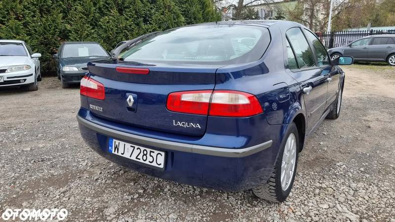 Renault Laguna 1.8 RXE - 32