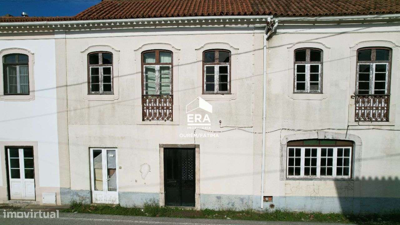 Moradia T6 localizada em Alburitel, Ourém - Grande imagem: 3/33