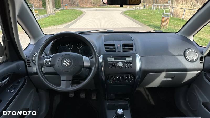 Suzuki SX4 1.5 - 8