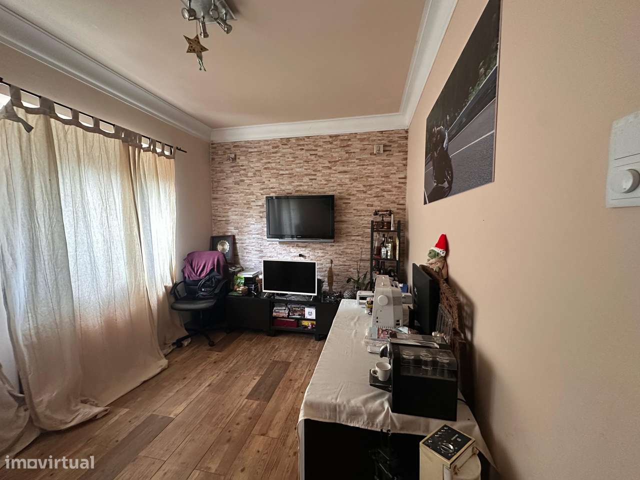 Um T2 cheio de luz no coração da Penha de França - Grande imagem: 3/24