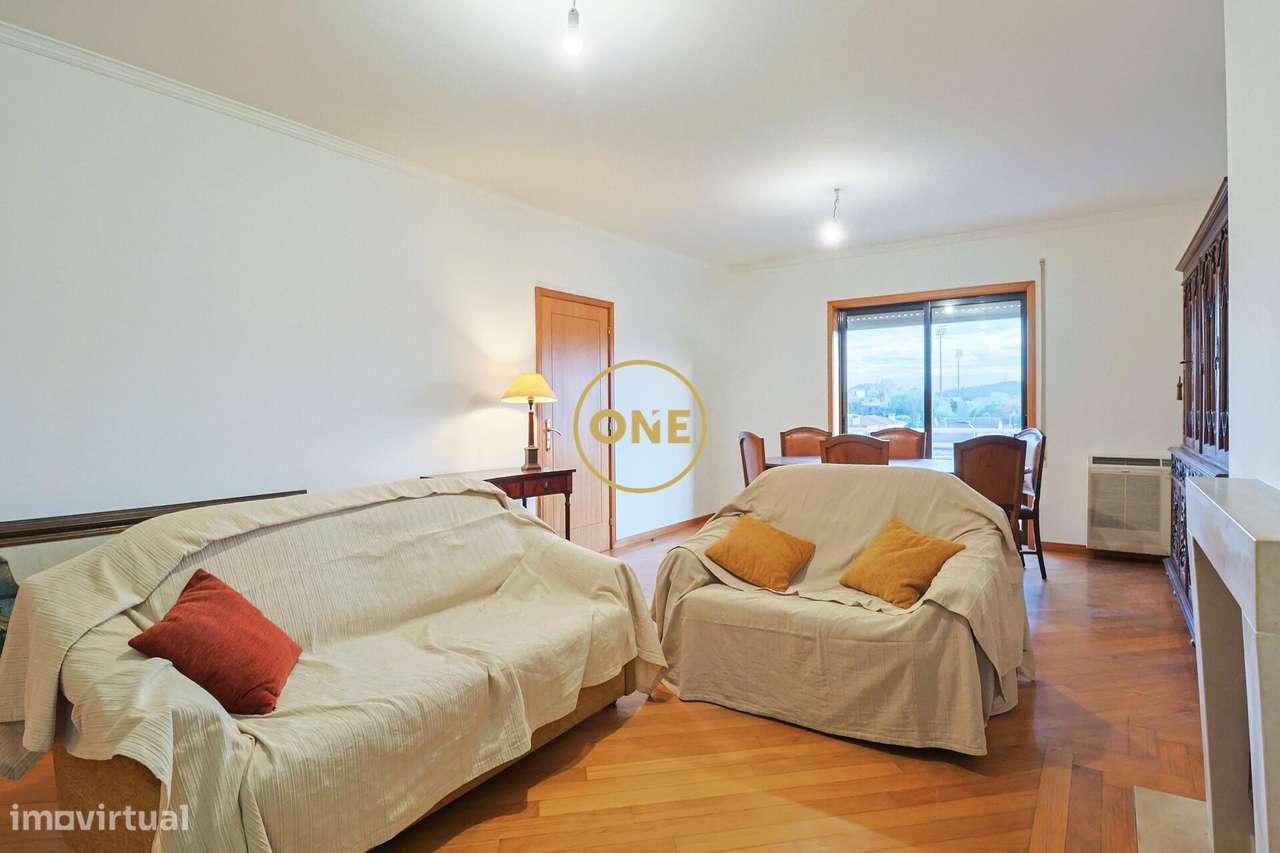 Excelente Apartamento T3 + 1 Escritório no Centro da Trofa!-4