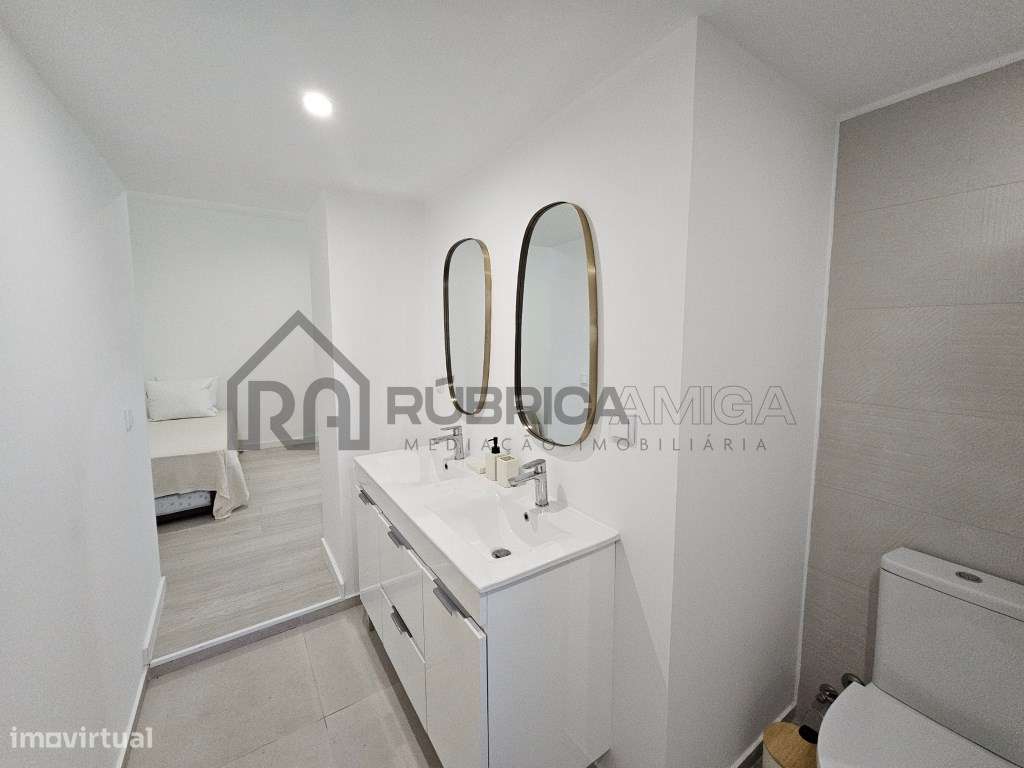 Moradia V2 em Loulé renovada com terraço e logradouro-14