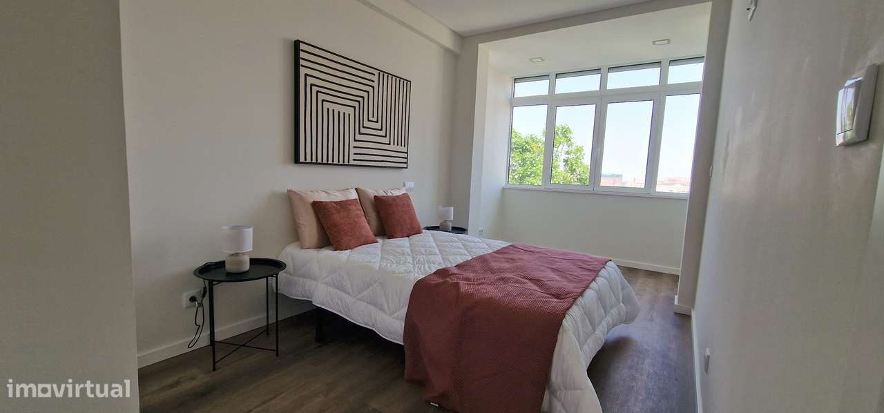 Apartamento T3 de Luxo e Modernidade no Coração de Benfica com Vista p-43