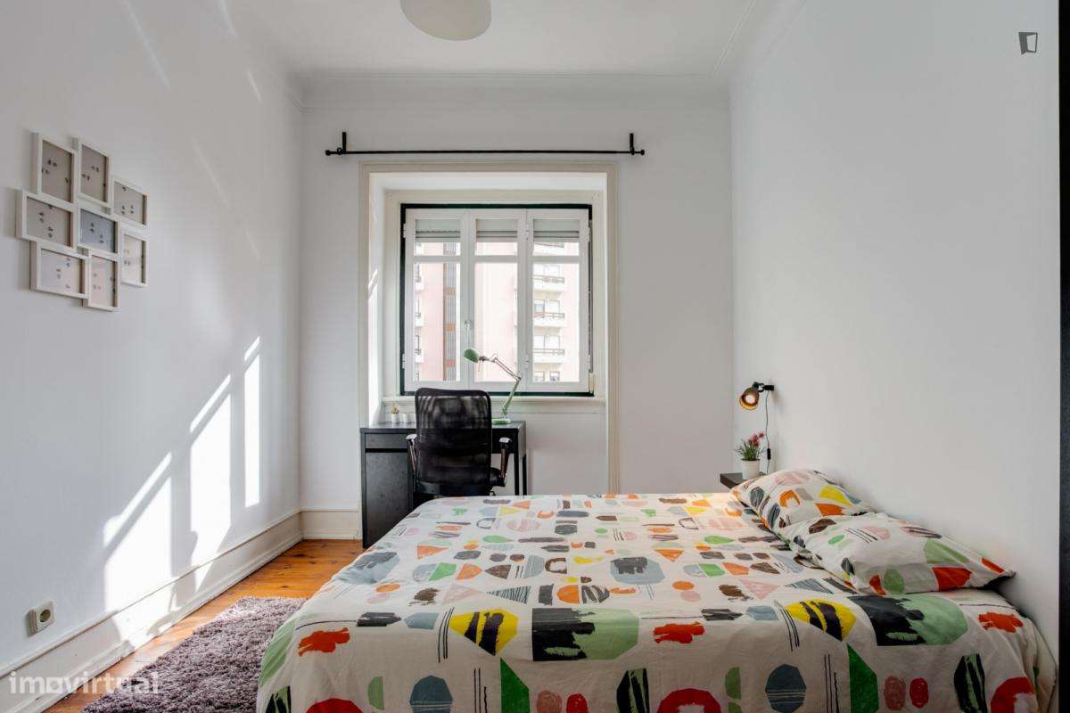 Quarto - localizado em Sete Rios Lisbon - Grande imagem: 5/6