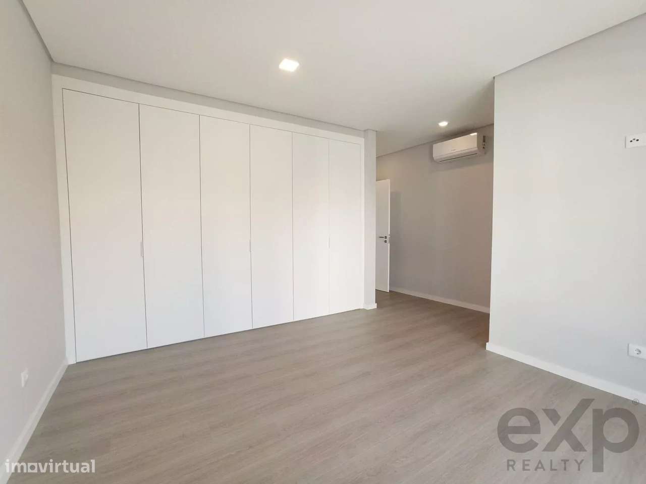 T2 Novo em condomínio fechado com piscina-18