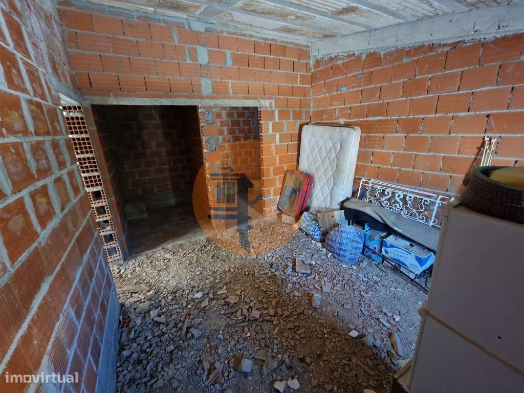 Moradia T3 para Remodelação Total no Coração do Azinhal - Grande Po... - Grande imagem: 4/19