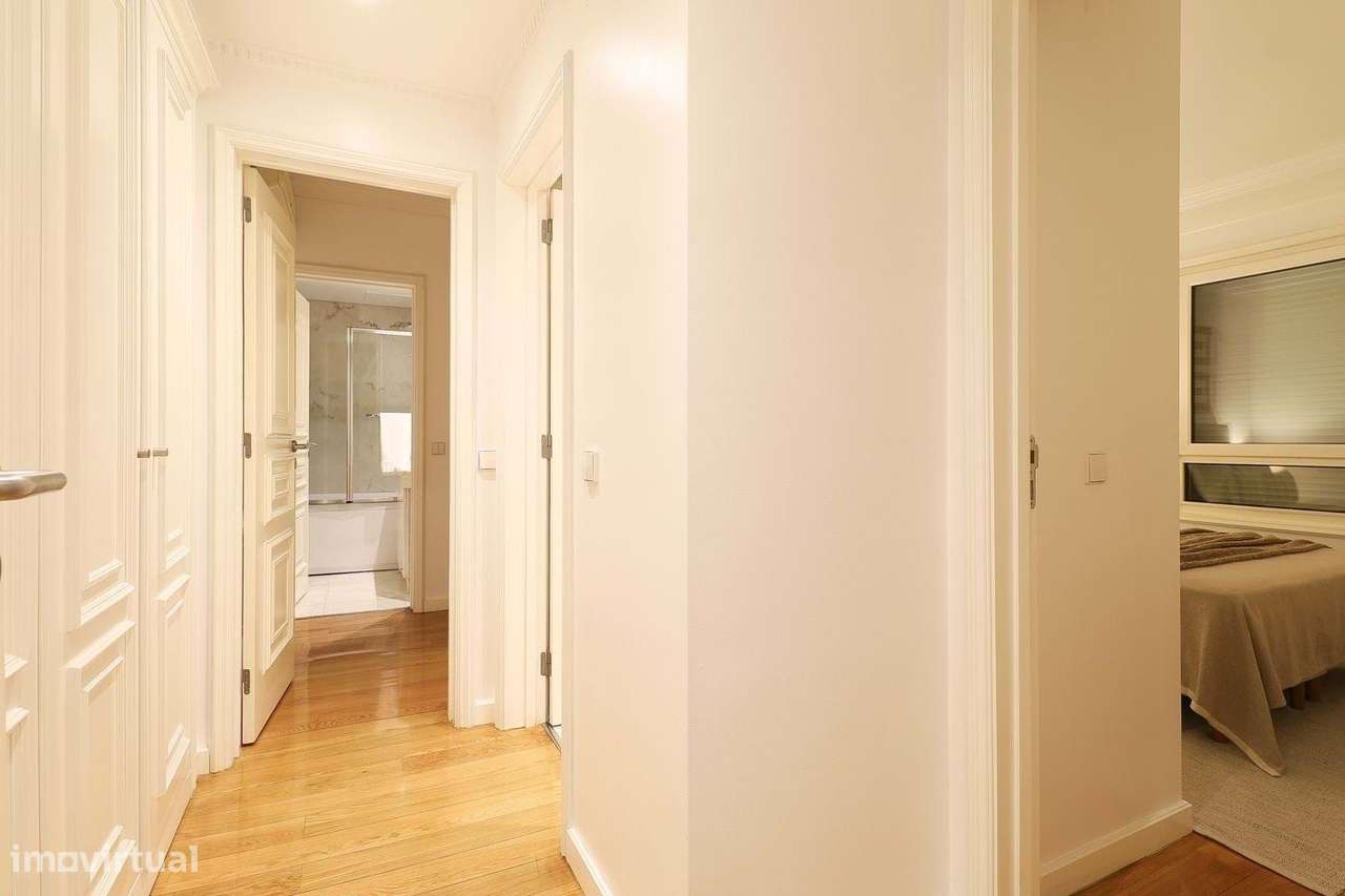 Apartamento T2 com garagem no coração de Campo de Ourique, Lisboa-18