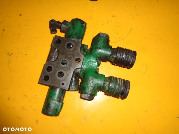 Sekcja blok hydrauliczny John Deere 5615F - 6