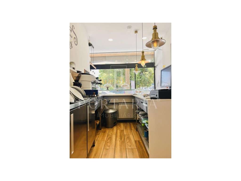 Café \ Restaurante para Trespasse no Centro de Aveiro-13