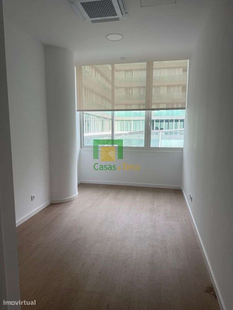 Escritório para arrendamento - Grande imagem: 2/5