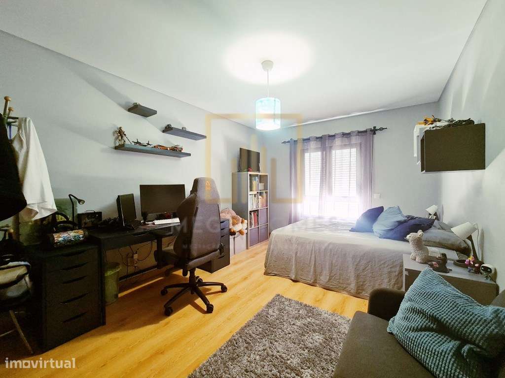 Apartamento T3 com Terraço e 3 WC, em Lagoa.-45