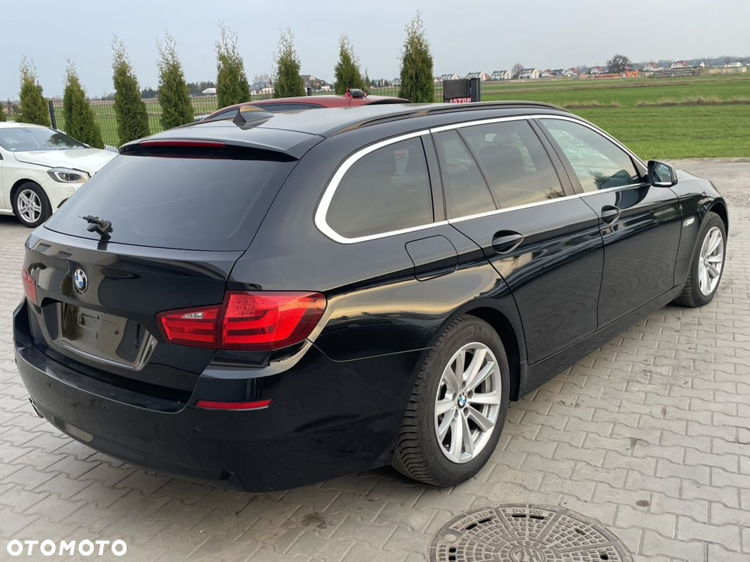 BMW Seria 5 520d Touring - 13