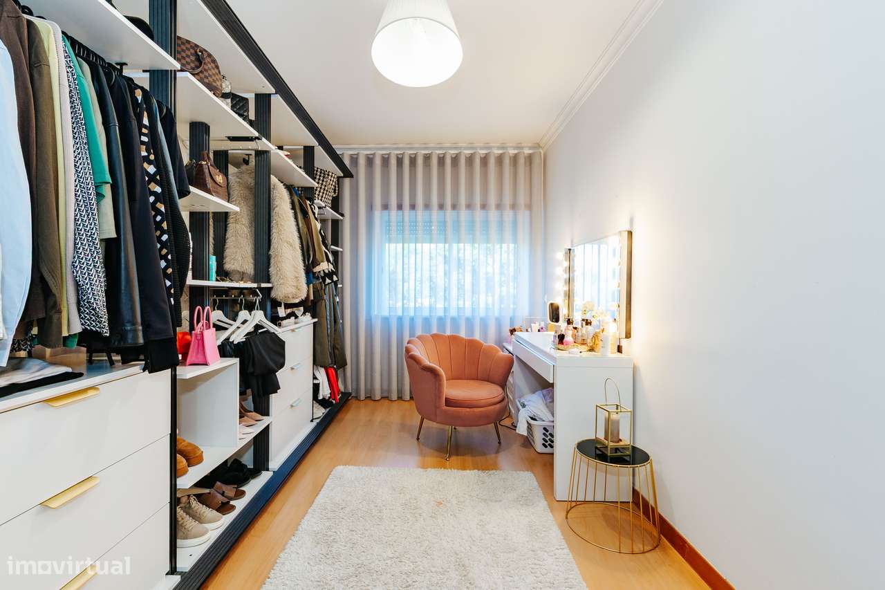 Apartamento de 4 assoalhadas em zona de excelência no Montijo-18