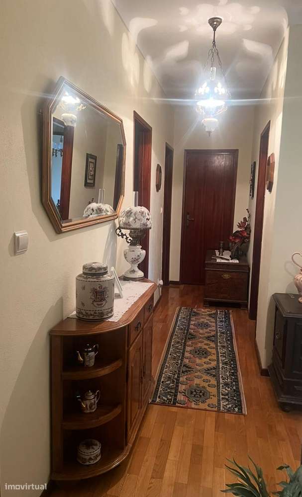 Moradia T4 com 3 LOJAS AREENDADAS E GRANDES TERRAÇOS - Peso da Régua-17