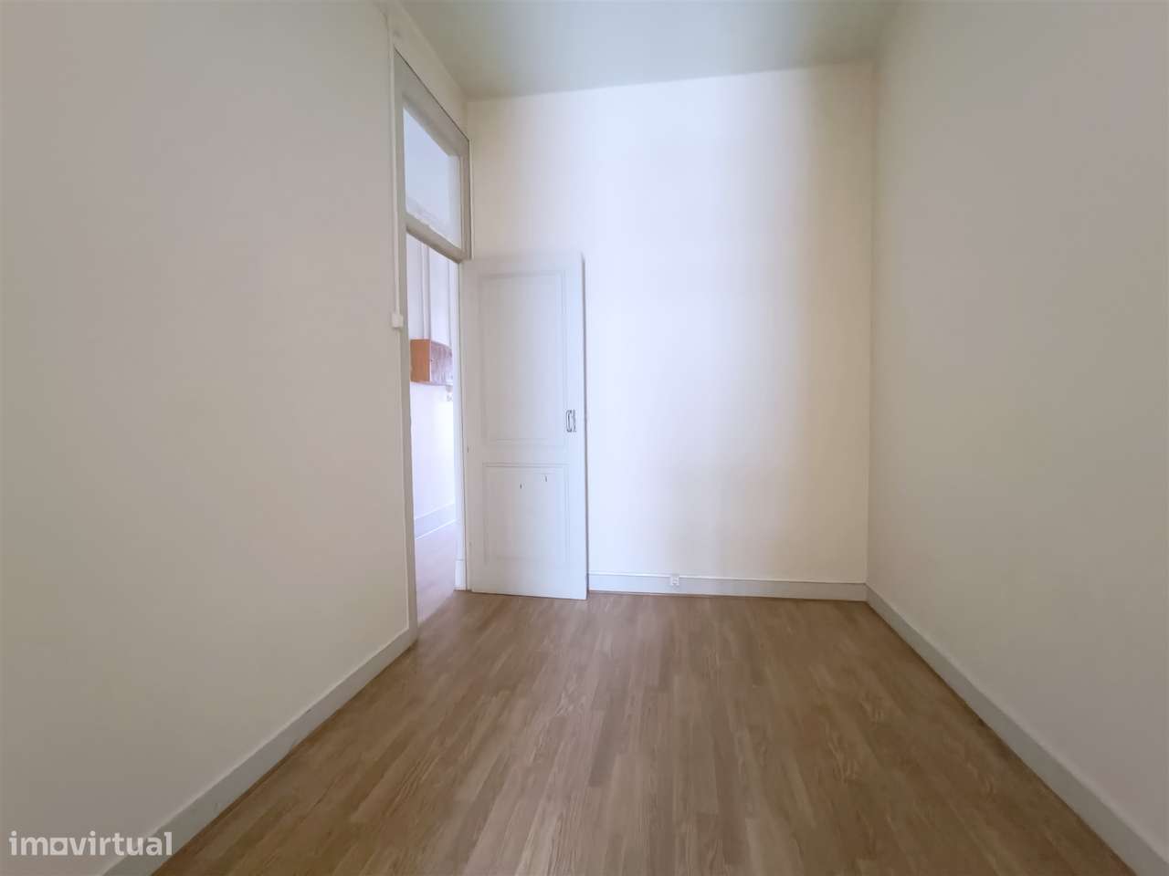 Apartamento T3 usado Arroios Lisboa-13