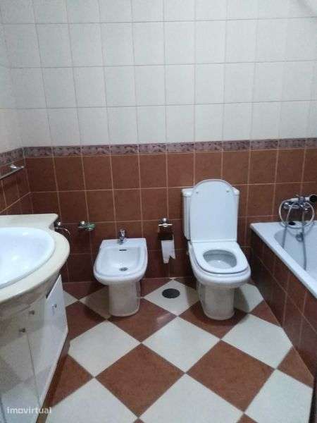 Arrenda-se Apartamento T3 com Garagem. - Grande imagem: 5/12