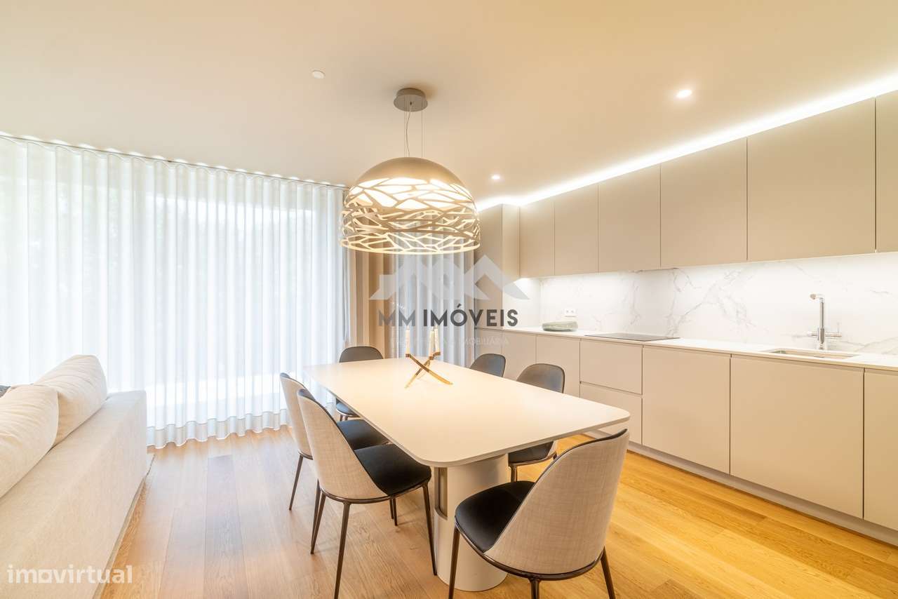 Apartamento T4 2024 | Alameda Jardins da Arrábida | Varanda | Vistas R-19