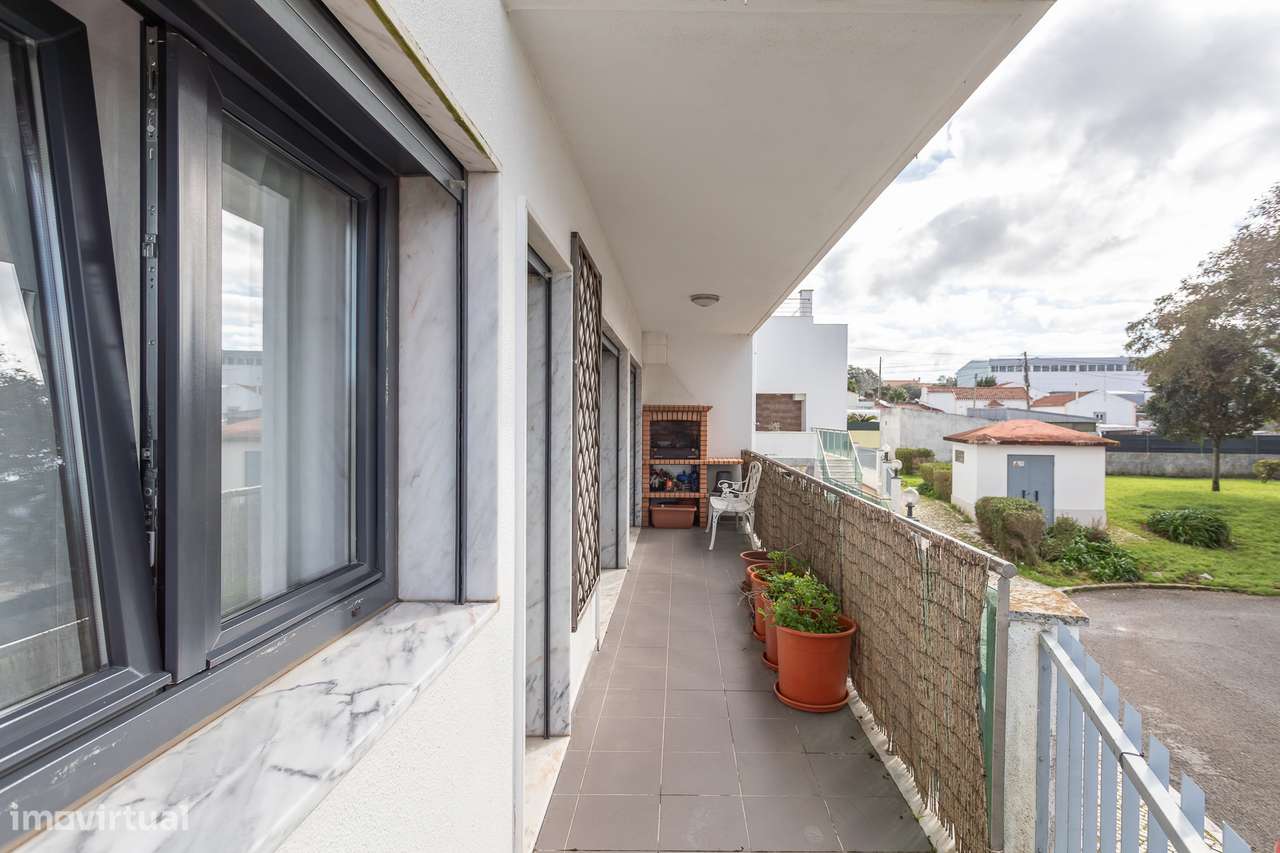 Apartamento T3 em Condomínio Privado – Abrunheira-27