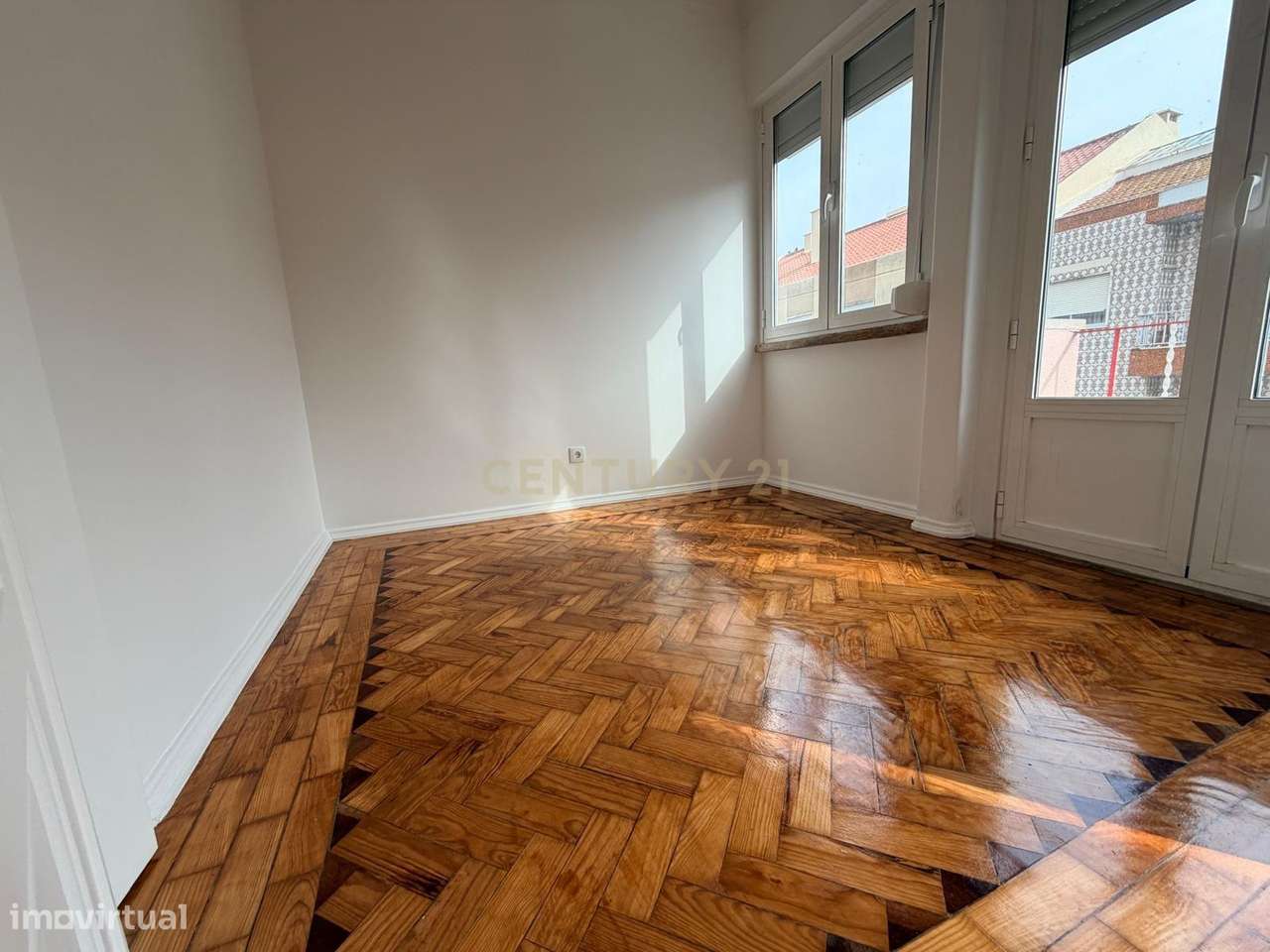 Apartamento T1+1 em Algés, Oeiras - Oportunidade Única! - Grande imagem: 2/16