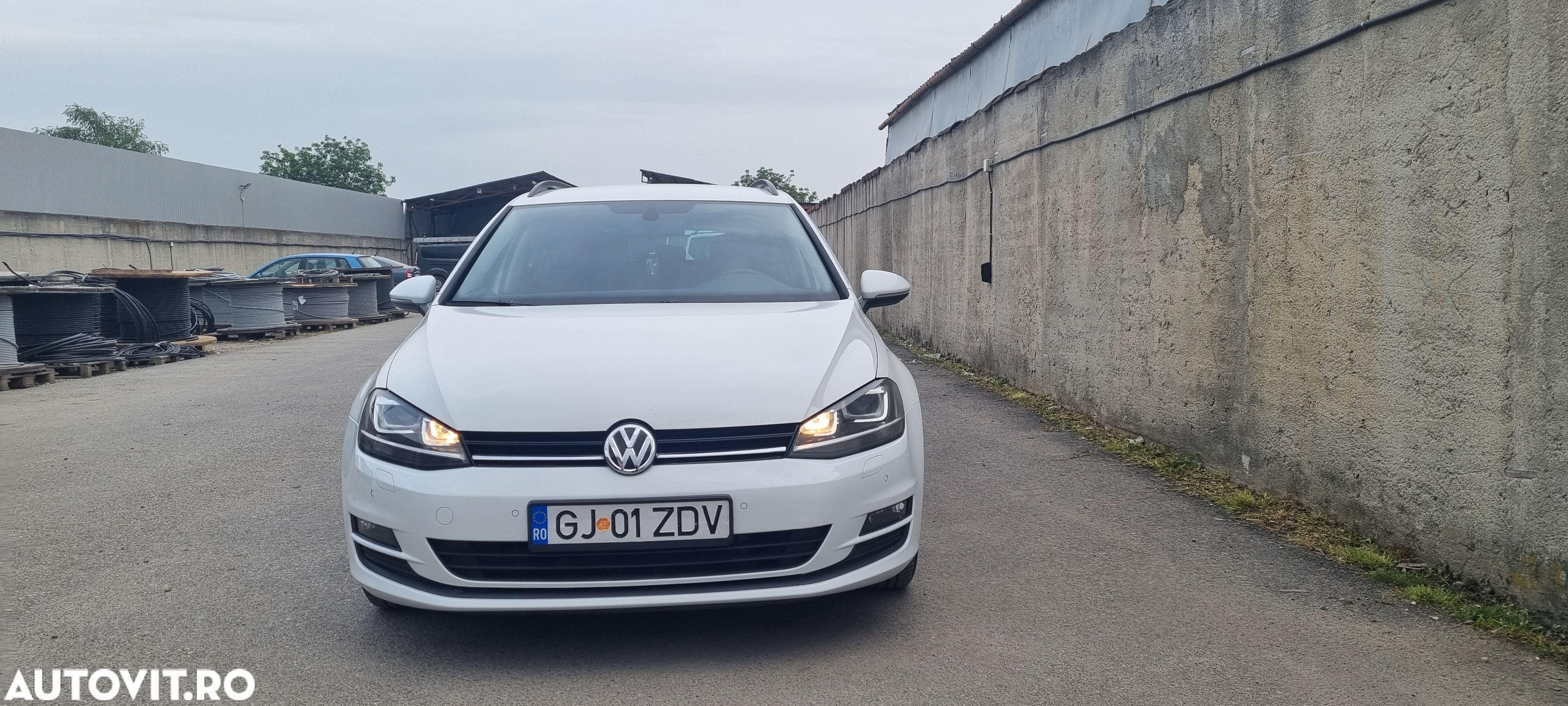 Volkswagen Golf 1.6 BlueTDI Cup - 1