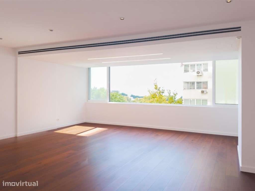 T4 de luxo totalmente renovado nas Torres Restelo - Grande imagem: 5/22