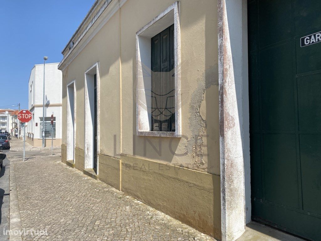 Armazém muito bem localizado em Grândola para obras