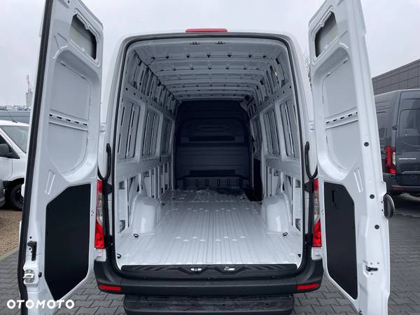 Mercedes-Benz Sprinter - 8