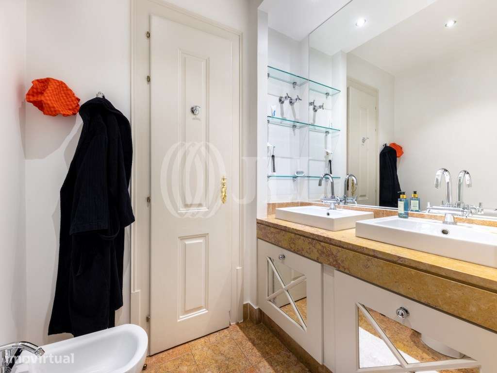 Apartamento T4 com garagem, no Chiado, em Lisboa-28