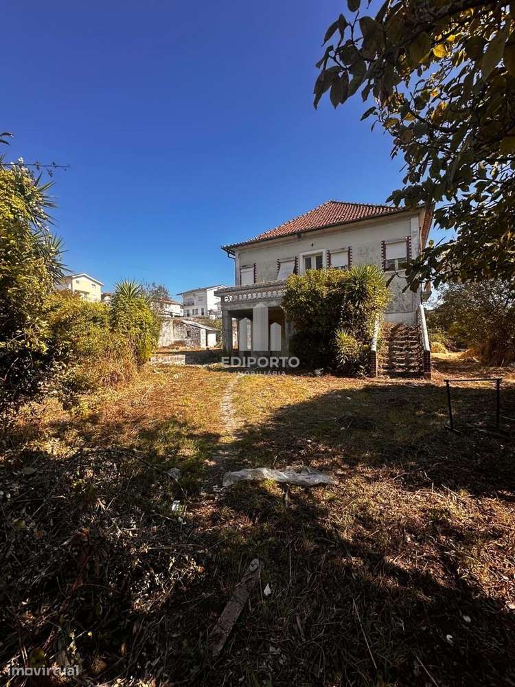 Moradia e Terreno com 3.000 m² em Lordelo- Paredes-12