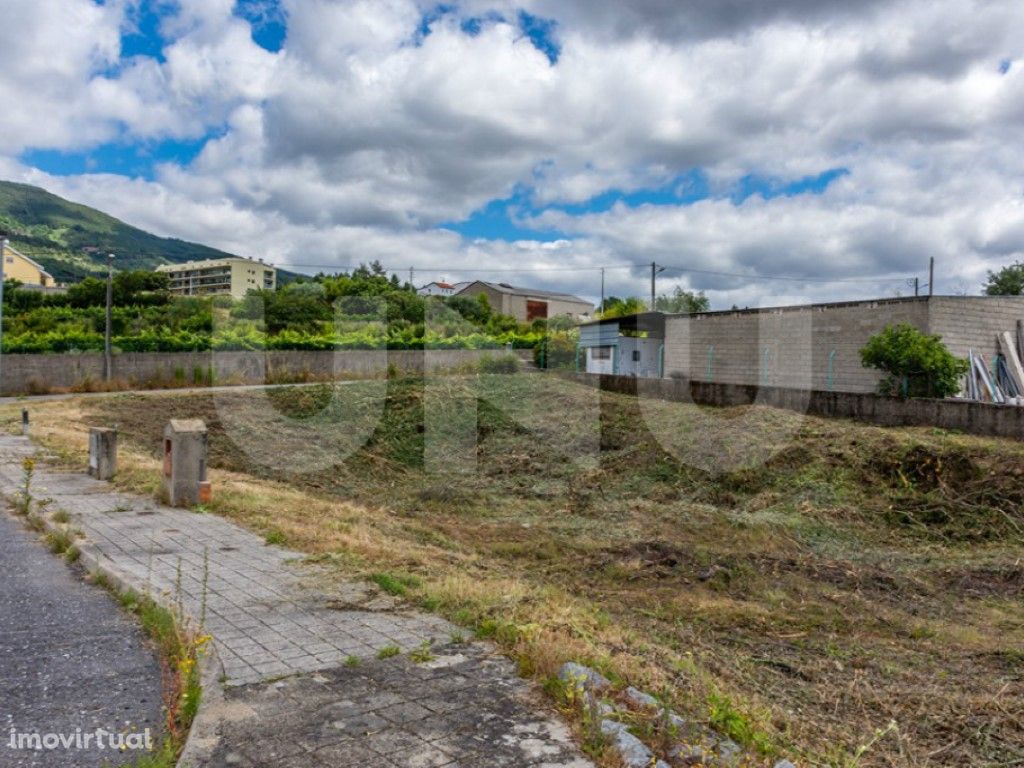 Lote de Terreno Urbano para venda na Quinta da Várzea, Co...