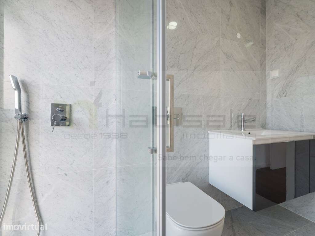 Moradia T3, situada em Areia Cascais, a curta distância da praia do...-26