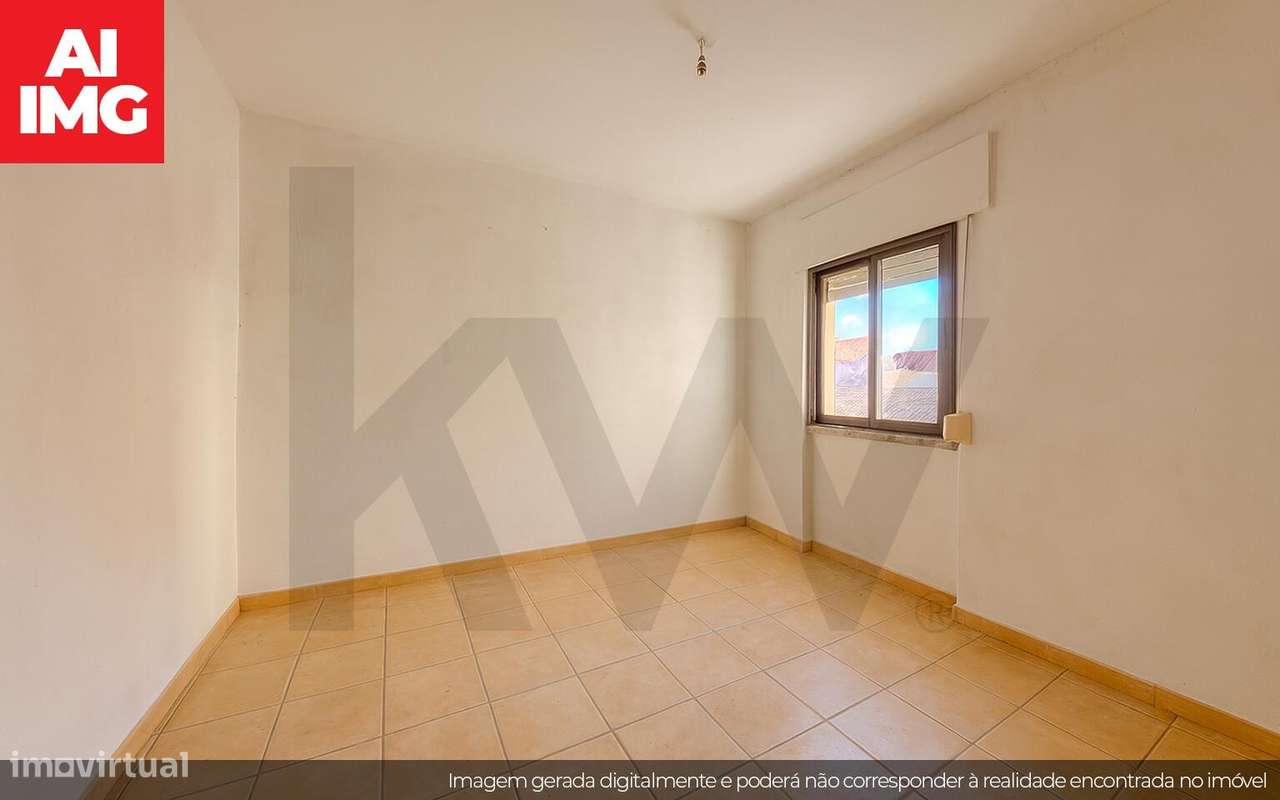 Moradia Bi-Familiar + 2 Anexos Habitáveis na Sobreda Caparica-43