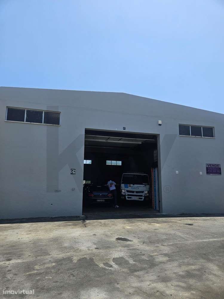 Armazém com 510m2 no centro de Mem Martins - Bairro São Carlos com ace - Grande imagem: 5/10