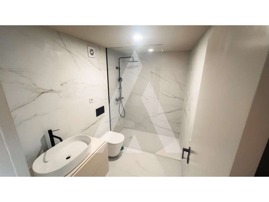 Apartamento T0 com localização exclusiva - Grande imagem: 4/16