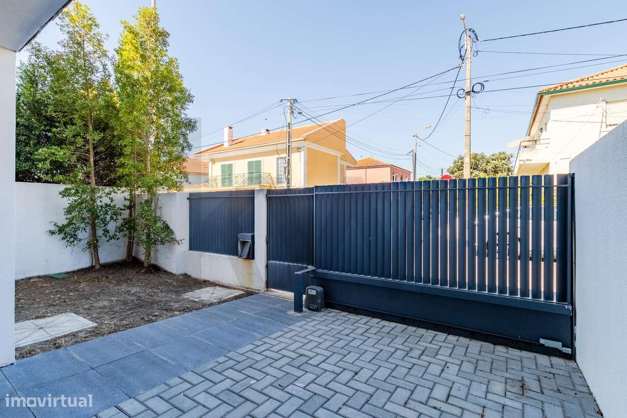 Moradia Contemporânea na Rebelva — Carcavelos: com Jardim e Estacionam-34